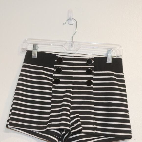 Monteau Black Pinstripe Shorts Sz M - Picture 2 of 9